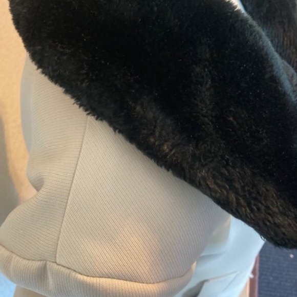 Coat - Picture 6 of 10